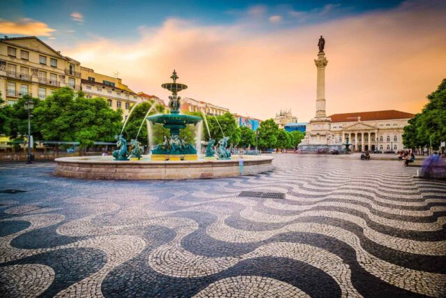 https://spiritkerala.com/wp-content/uploads/2018/09/tour-portugal-01-640x427.jpg